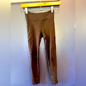 These are light summer leggings